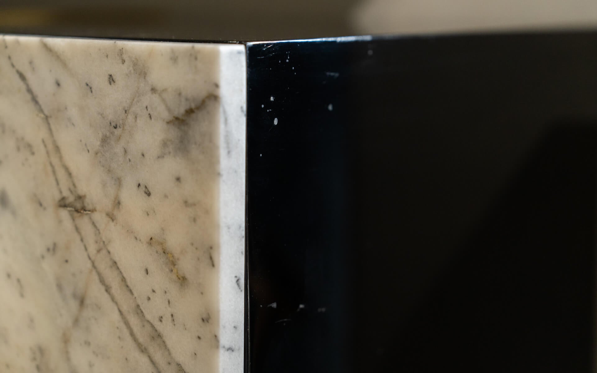FAMED Konsol No:3 Carrara White (Teşhir)