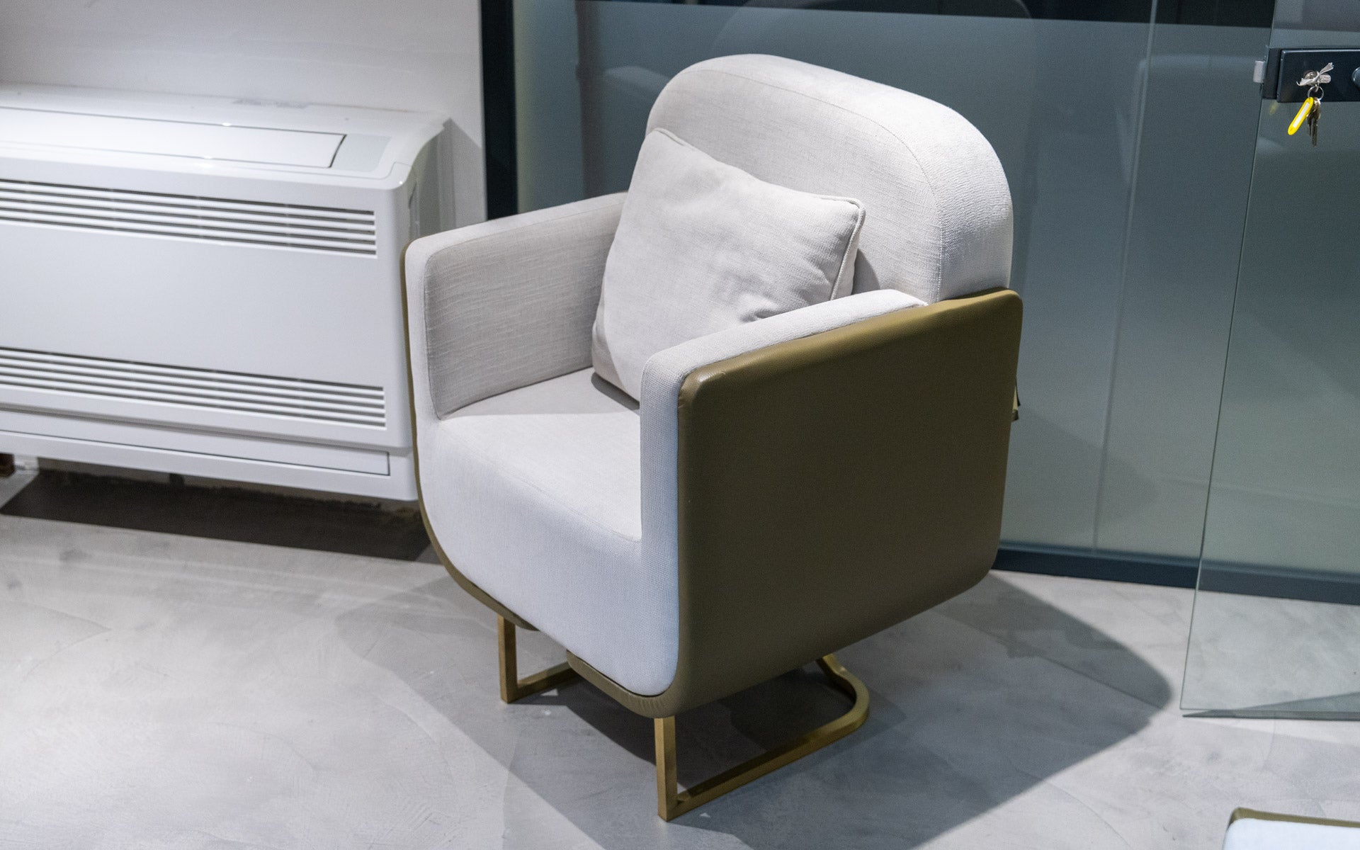 Up Chair (Display)