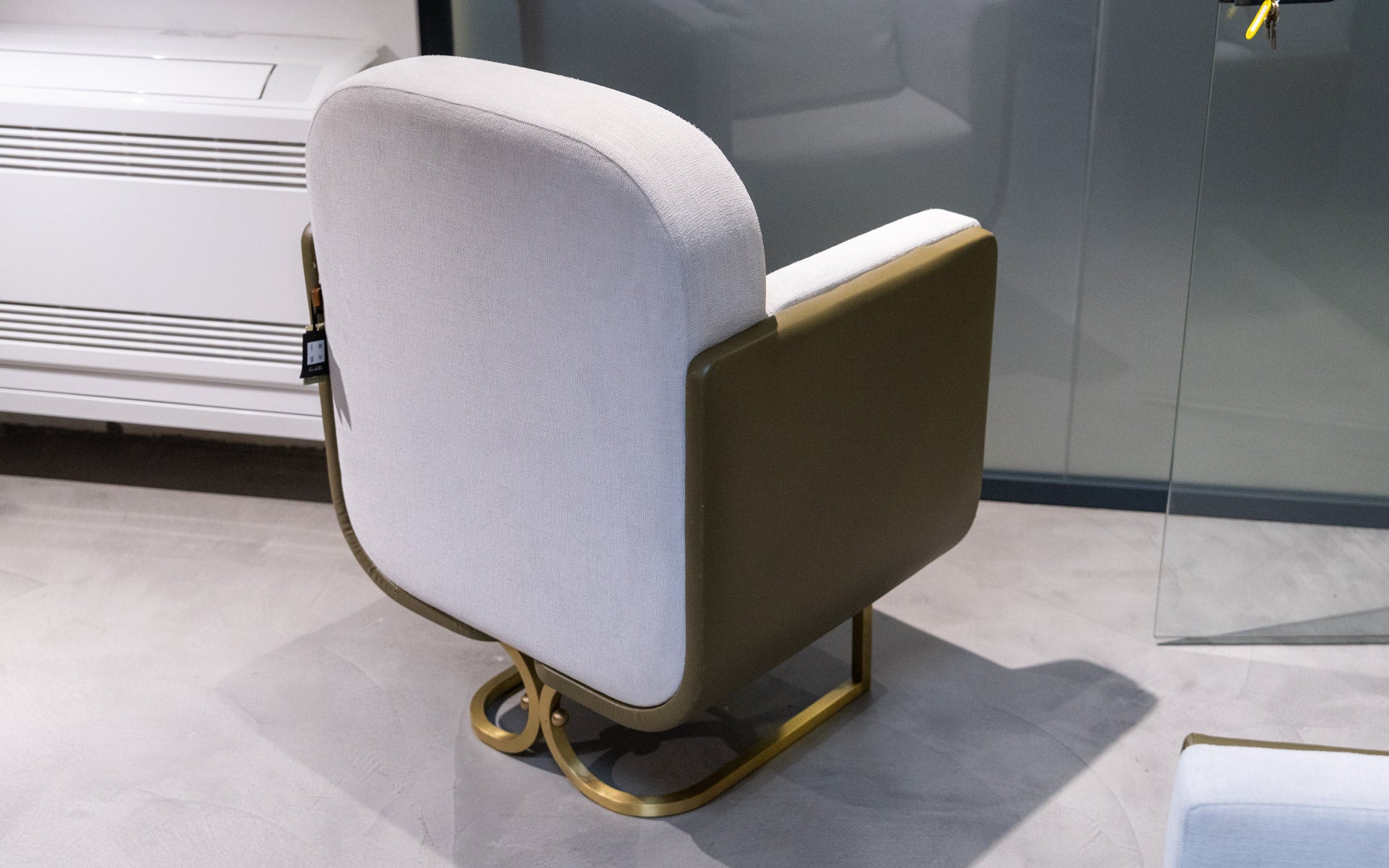 Up Chair (Display)