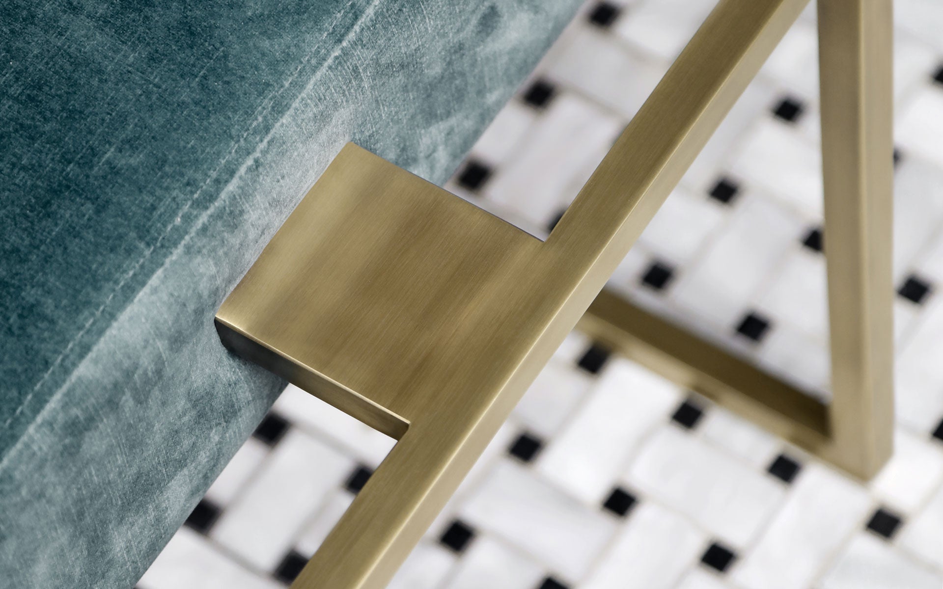 FAMED Bank Büyük | lagu