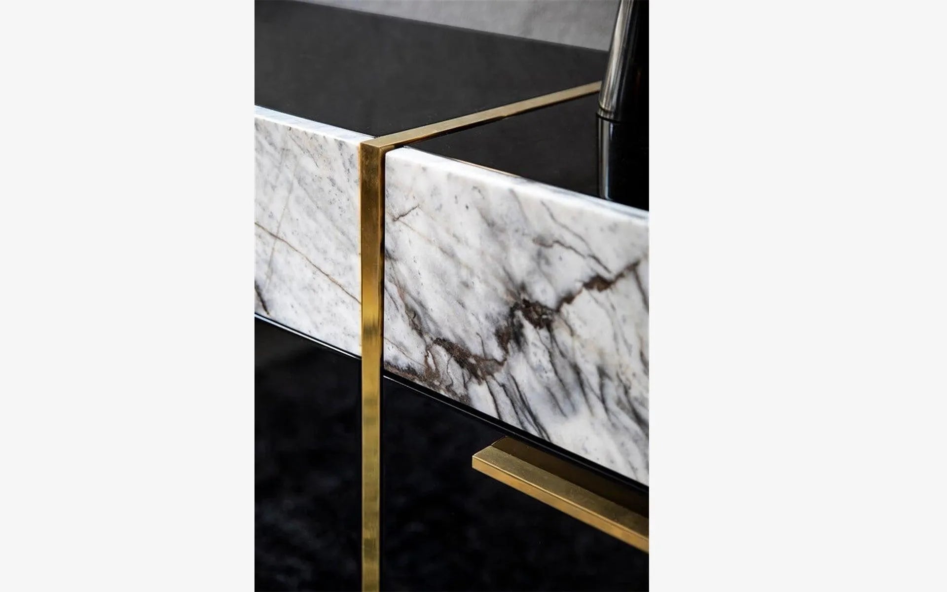 FAMED Konsol No:3 Carrara White | lagu