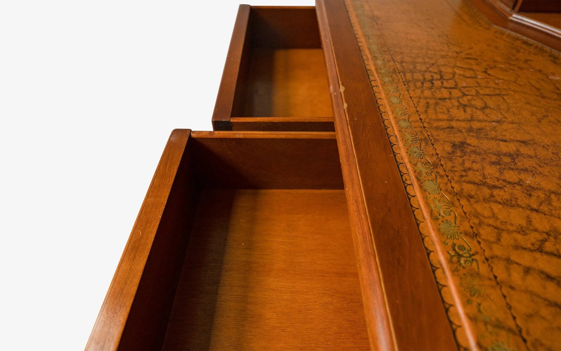 İngiliz Çalışma Masası | s e l e c t i o n