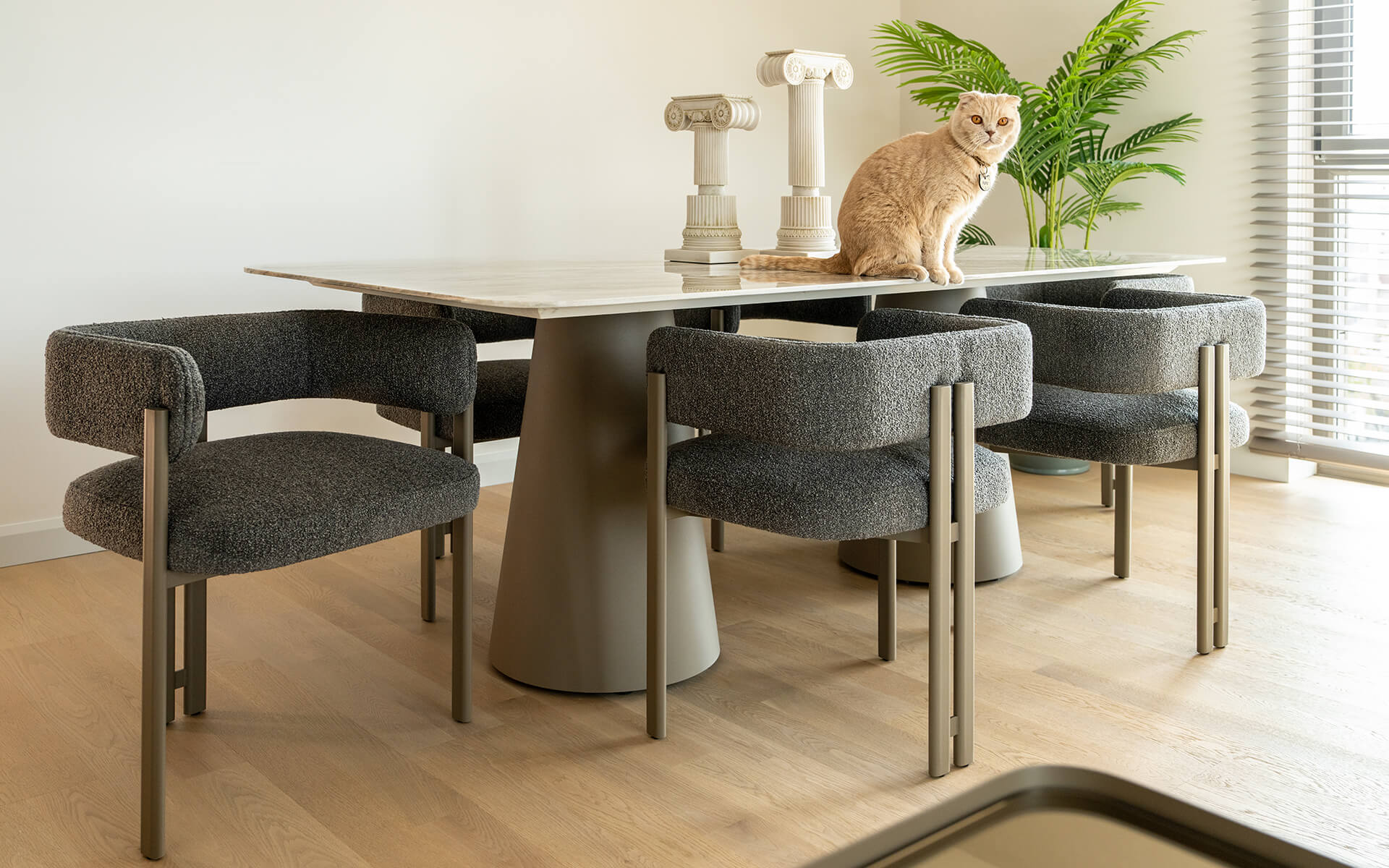 SUİ Yemek Masası | lagu