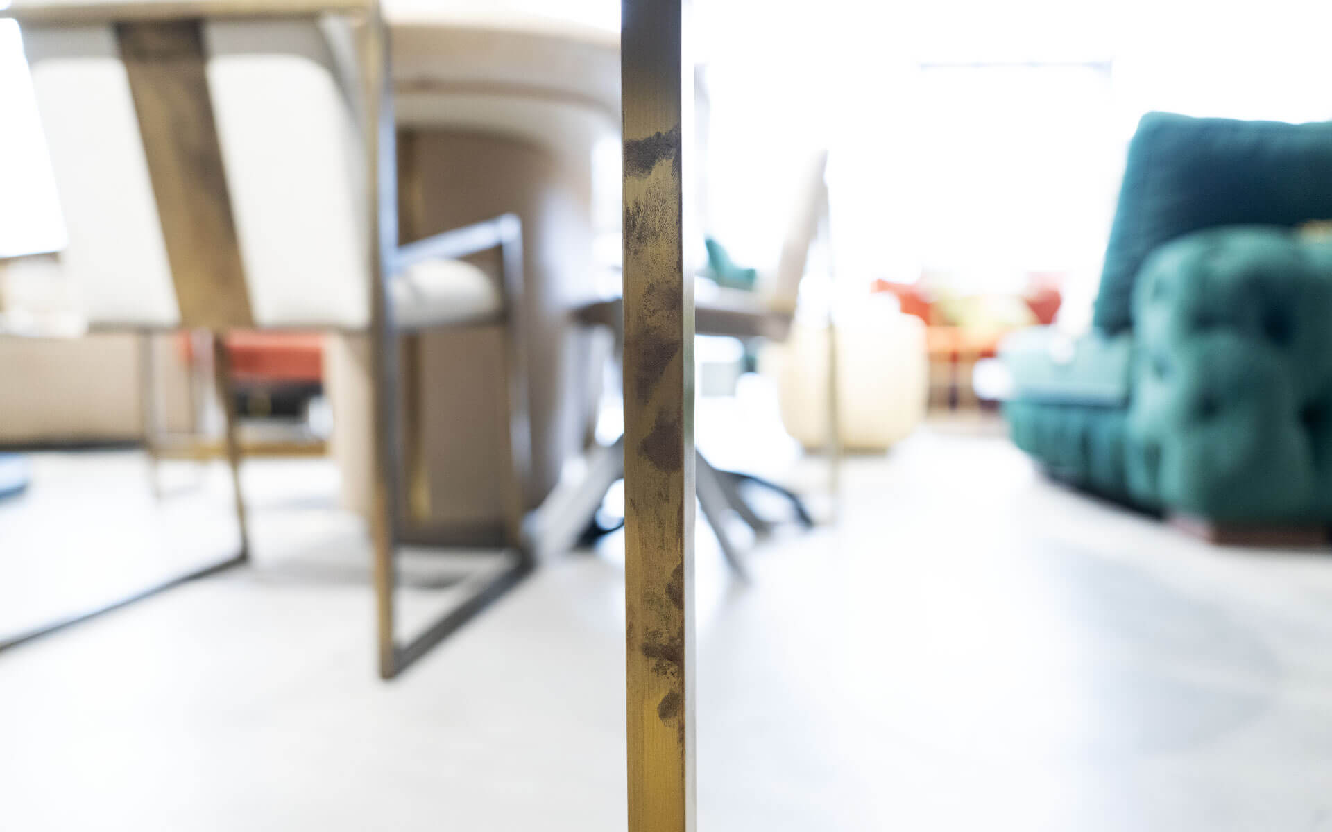 Famed Side Table Alexander Black (Display)