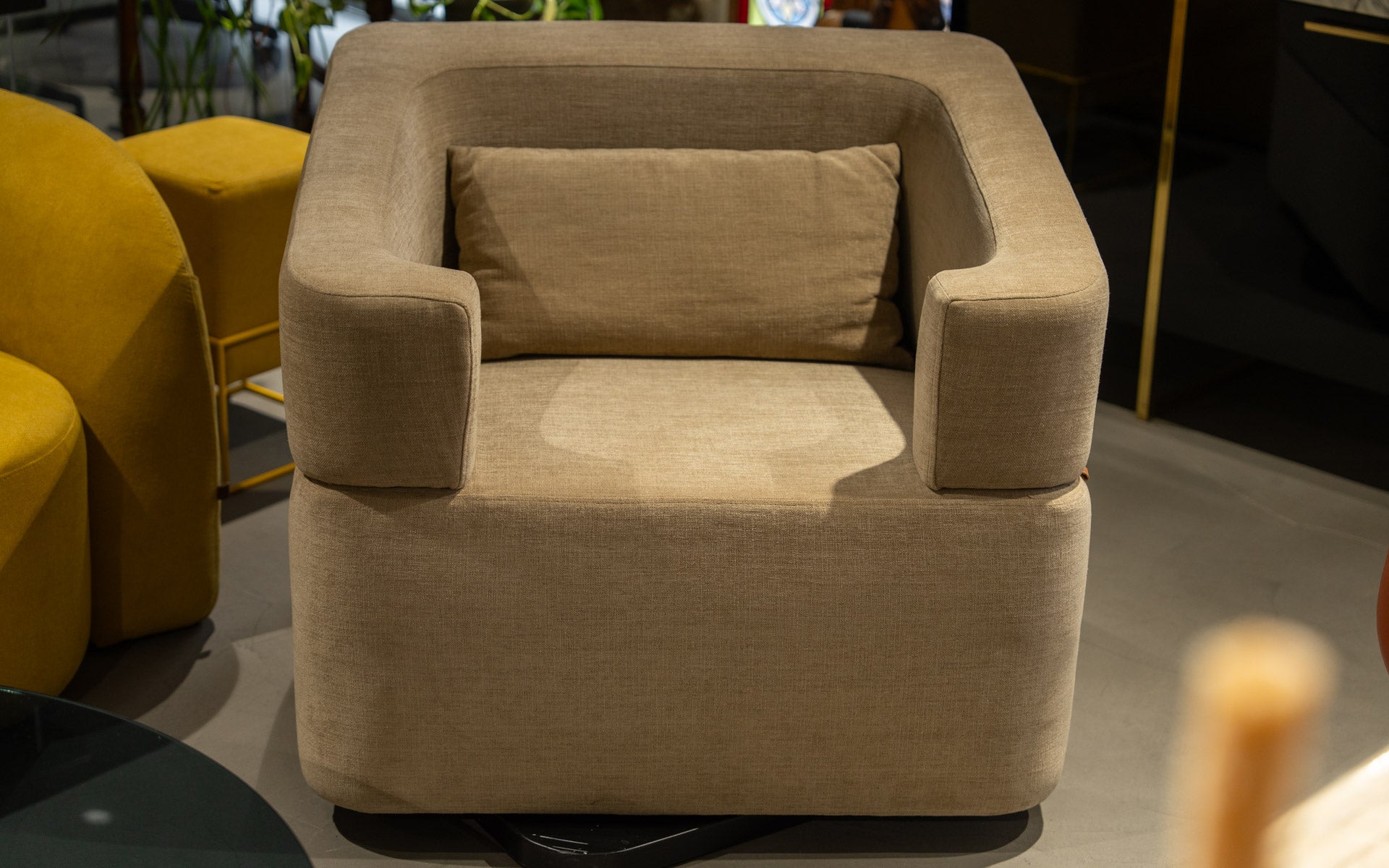 Minio Sofa Orange (Display)