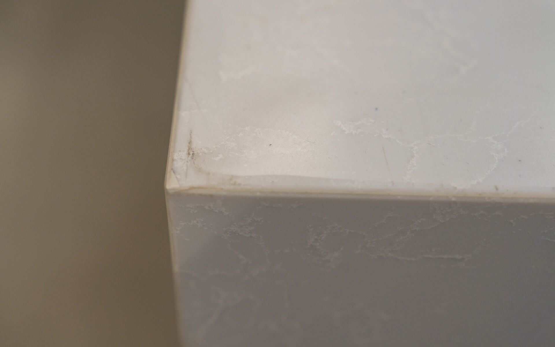 FAMED Orta Sehpa Carrara White Büyük (Teşhir)