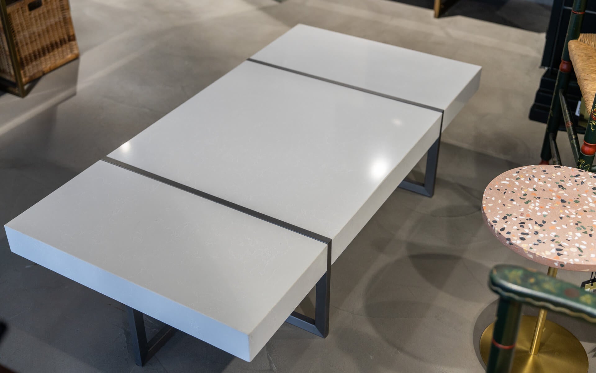 Famed Center Table Carrara White XL (DISPLAY)