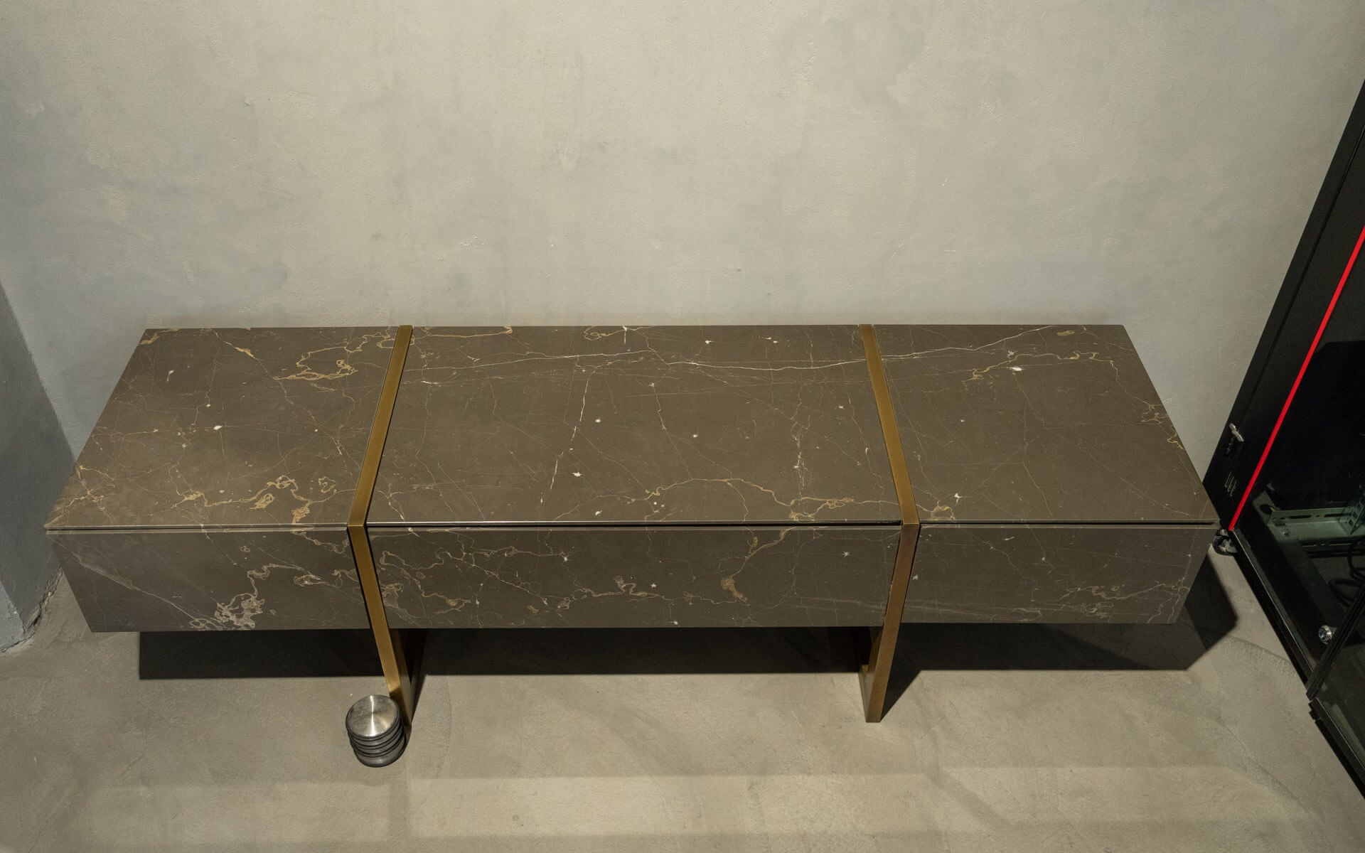 FAMED TV Ünitesi No:3 Olive Maroon (Teşhir) | lagu