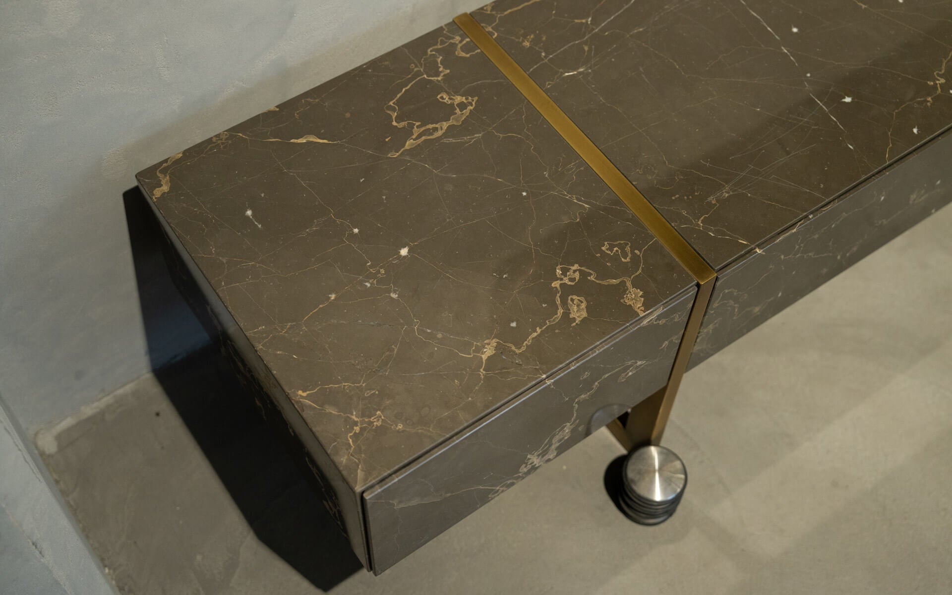 FAMED TV Ünitesi No:3 Olive Maroon (Teşhir) | lagu