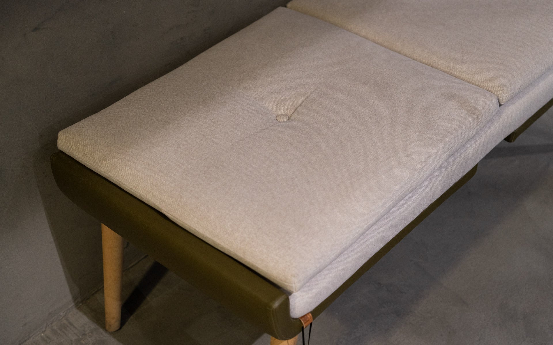 Up Bank (Teşhir) | lagu