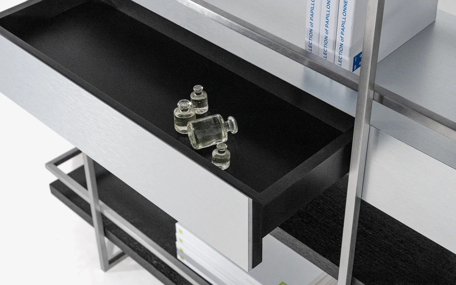 Naifu Shelving and Storage Unit