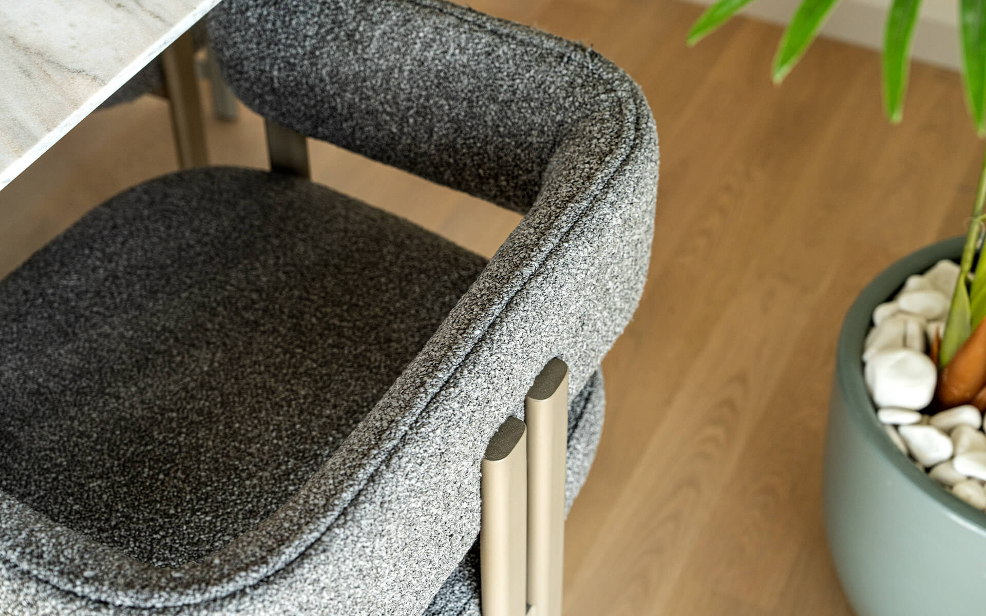 SUİ Sandalye | lagu